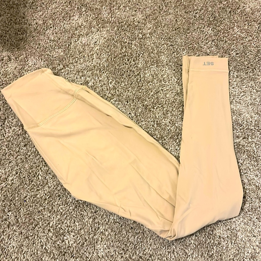 SET Active Beige Leggings